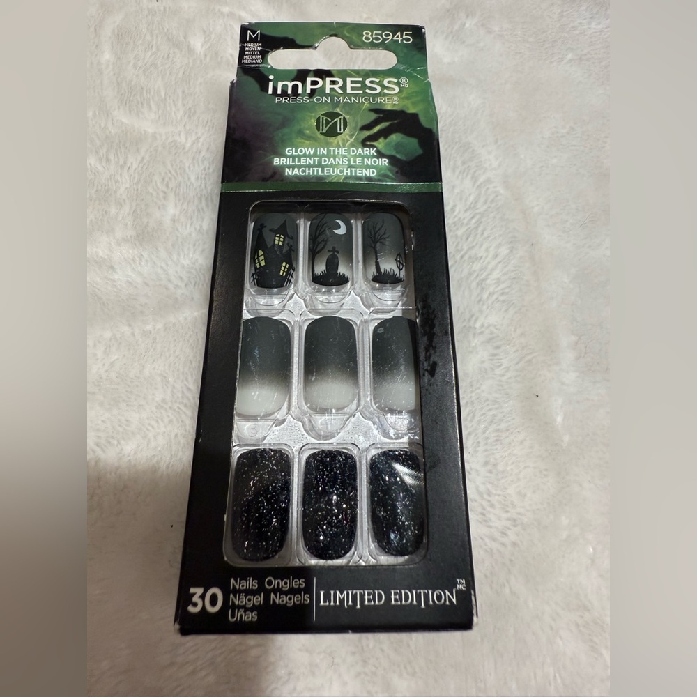 ImPRESS Press-on Manicure Halloween Glow in the Dark-Waking the Witch Nails New